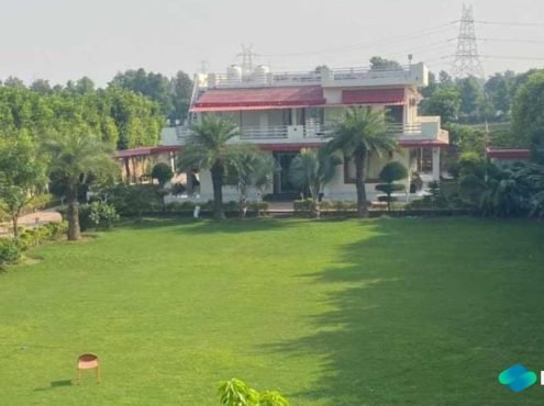 Farmhouse for film shoots in Delhi NCR, Gurgaon, and Noida - Spacious rooms, lush lawn, and convenient connectivity.